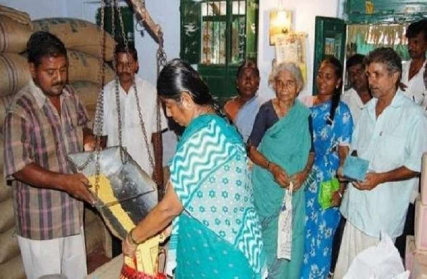सरकार की योजना ने राशन कार्ड धारकों को दी बड़ी राहत, कोटेदारों की बढ़ी बेचैनी सरकार की योजना ने राशन कार्ड धारकों को दी बड़ी राहत, कोटेदारों की बढ़ी बेचैनी
