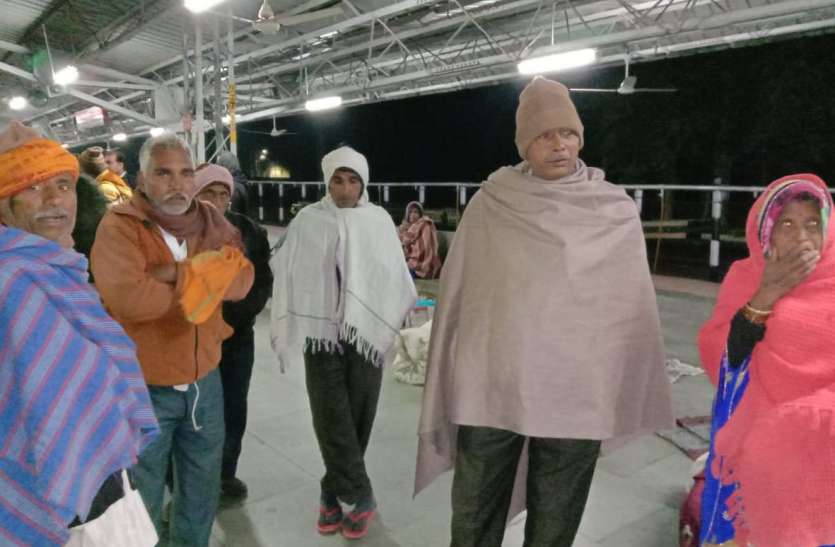 Two dozen elders cheated on the pretext of pilgri तीर्थ के बहाने दो दर्जन बुजुर्गों से धोखाधड़ी