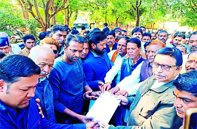 Disrupted MLA's health before joining strike protest धरना प्रदर्शन में शामिल होने के पहले बिगड़ी विधायक की तबीयत