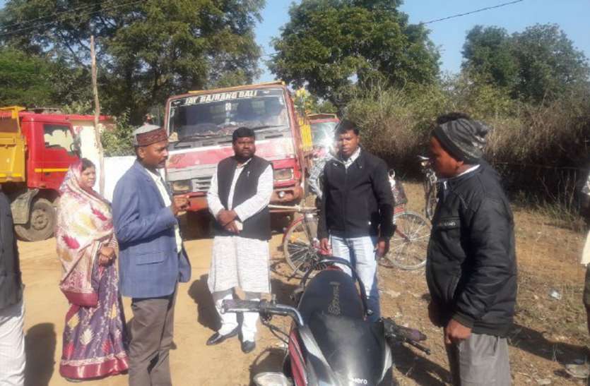 प्रदेश के इस जिले में पंचायत की रेत खदान को चला रहे रेत माफिया प्रदेश के इस जिले में पंचायत की रेत खदान को चला रहे रेत कारोबारी