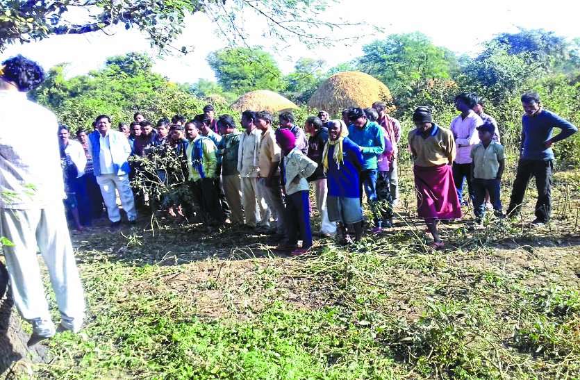 कर्ज से परेशान युवक ने की आत्महत्या पूर्व मंत्री ने सरकार पर उठाए सवाल कर्ज से परेशान युवक ने की आत्महत्या पूर्व मंत्री ने सरकार पर उठाए सवाल