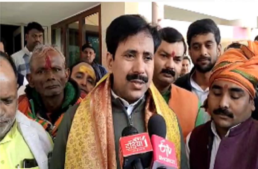 Cabinate Minister Anil Rajbhar JNU में छात्र गुटों में हुई मारपीट, इसमे एबीवीपी कहा से आ गयी