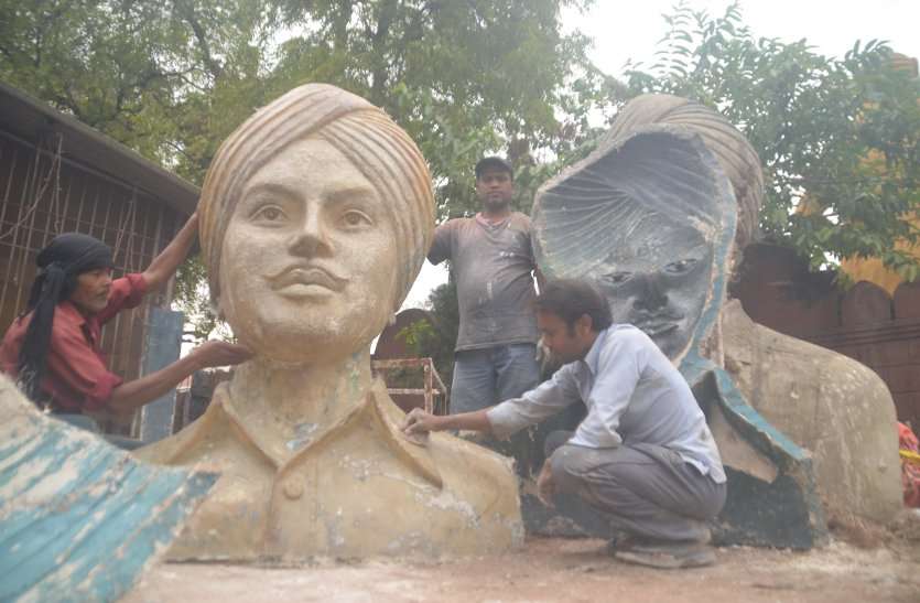 प्रख्यात मूर्तिकार की कलाकेन्द्र में स्वरूप ले रहा है देश की सबसे बड़े क्रांतिकारी की प्रतिमा, स्थापित कर युवा महापौर पूरी करेगा अपना संकल्प प्रख्यात मूर्तिकार की कलाकेन्द्र में स्वरूप ले रहा है देश की सबसे बड़े क्रांतिकारी की प्रतिमा, स्थापित कर युवा महापौर पूरी करेगा अपना संकल्प