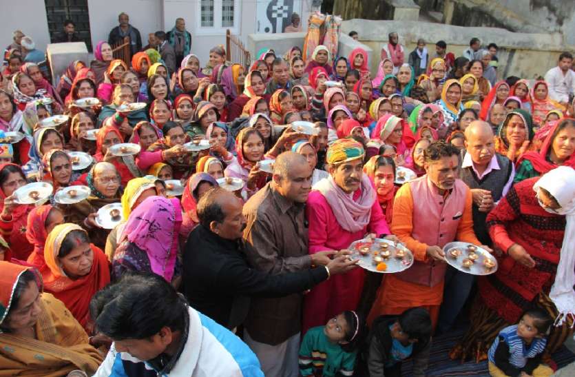 लक्ष्मीनाथ मंदिर में मनाया पौषबड़ा महोत्सव लक्ष्मीनाथ मंदिर में मनाया पौषबड़ा महोत्सव