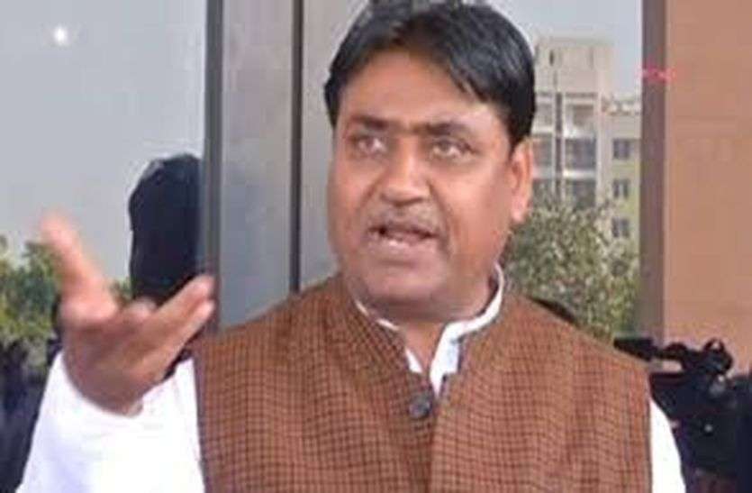 माध्यमिक शिक्षा बोर्ड परीक्षा में नकल रोकने के लिए आठ जिलों के हर केंद्र पर होंगे कैमरे माध्यमिक शिक्षा बोर्ड परीक्षा में नकल रोकने के लिए आठ जिलों के हर केंद्र पर होंगे कैमरे