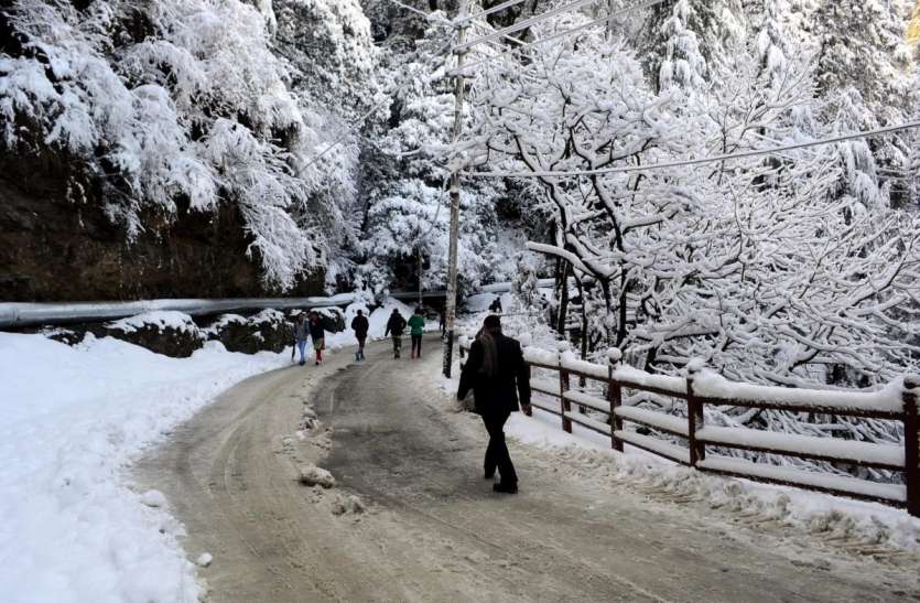 Snowfall : हिमाचल के आठ जिलों में हाई अलर्ट Snowfall : हिमाचल के आठ जिलों में हाई अलर्ट