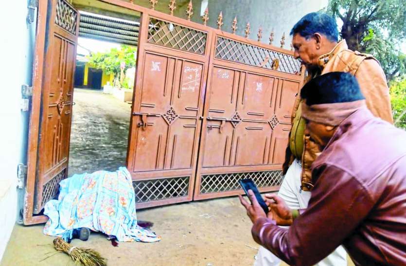 गोली मारकर महिला की हत्या करने वाले आरोपी पर 10 हजार का इनाम घोषित गोली मारकर महिला की हत्या करने वाले आरोपी पर 10 हजार का इनाम घोषित