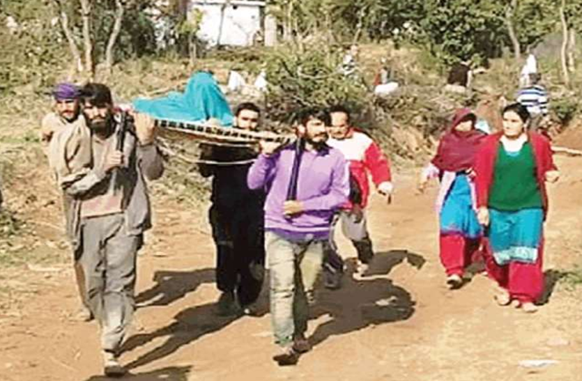 प्रसव पीड़ा से तड़प उठी महिला, मसीहा बनकर आएं मजदूर, यूं की अस्पताल पहुंचने में मदद प्रसव पीड़ा से तड़प उठी महिला, मसीहा बनकर आएं मजदूर, यूं की अस्पताल पहुंचने में मदद