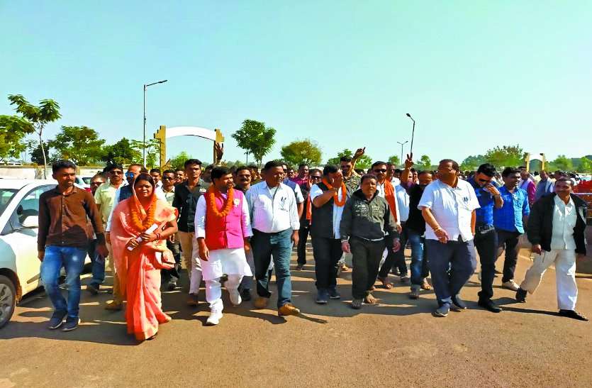 14 जिपं सदस्यों के लिए 68 ने भरा नामांकन, 9 को नाम वापसी और चिन्ह का आवंटन 14 जिपं सदस्यों के लिए 68 ने भरा नामांकन, 9 को नाम वापसी और चिन्ह का आवंटन