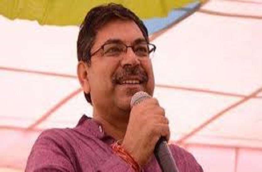 poonia_sansaskrit_3.jpg छात्रों को किया जा रहा है दिग्भ्रमित
