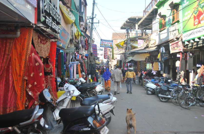 अतिक्रमण एक दिन मुहिम चलाकर अतिक्रमण हटाने के नाम पर की रस्मअदायगी