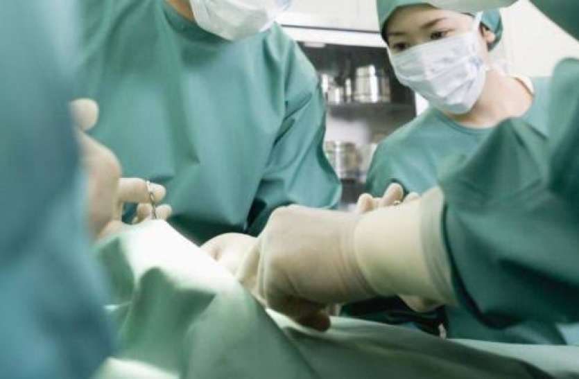 Sex Change Surgery औरत बनना चाहता था शख्स, ठीक नहीं हुई सर्जरी तो डिप्रेशन में किया सुसाइड