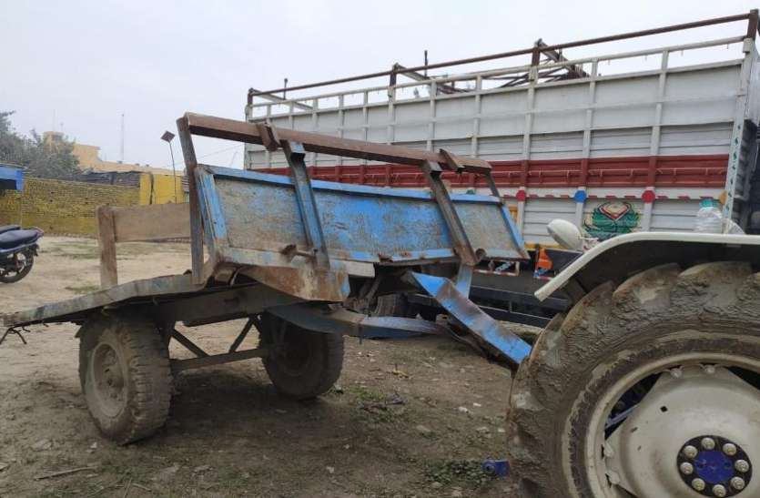 tractor.jpg नेशनल हाईवे पर अज्ञात वाहन ने ट्रैक्टर-ट्रॉली को मारी टक्कर, 5 की मौत