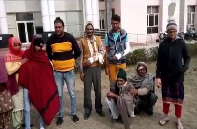 screenshot_from_2020-01-07_14-45-06.jpg शराब पीकर हंगामा कर रहे लोगों को रोकना पड़ा भारी, अब बच्चों को भी स्कूलों में भेजने से लग रहा डर, देखें वीडियो