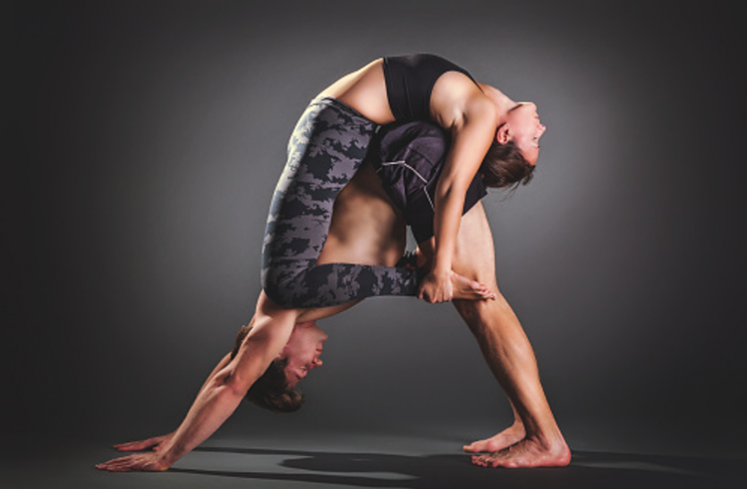 Enjoy yourself with Acro and Artistic yoga Yoga Benefits: कुछ खास हैं ये याेगासन, पाएं मजबूत शरीर और स्वस्थ मन