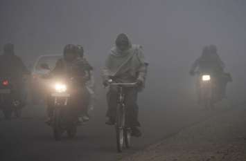 Rain decreases temperature to 2 in Etawah बरसात ने फिर बढ़ाई सर्दी, यहां तापमान दर्ज हुआ दो डिग्री