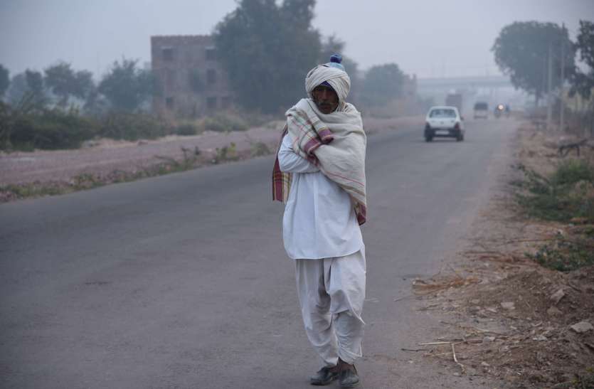 cold winter weather in jodhpur दिनभर छाई घनघोर घटा, आंगनबाड़ी में धूजते रहे बच्चे