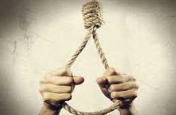farmer commits suicide आर्थिक तंगी से जूझ रहे किसान ने बेटी की शादी से पहले दी जान