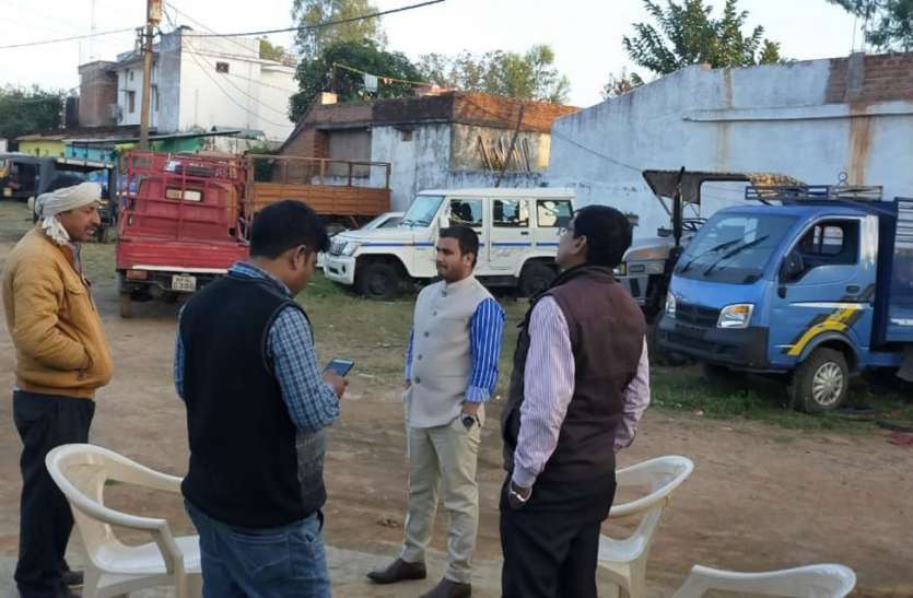 RTO Seized Shriram Finance's Yard For Not Paying Tax On 38 Vehicles - 38 वाहनों का टैक्स जमा नहीं होने पर श्रीराम फ ाइनेंस के यार्ड को आरटीओ ने किया सीज | Patrika News