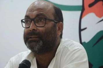 ajay kumar lallu target on bjp छात्रों का आवाज उठाना दमन नीति के खिलाफ हो गया है: अजय कुमार लल्लू