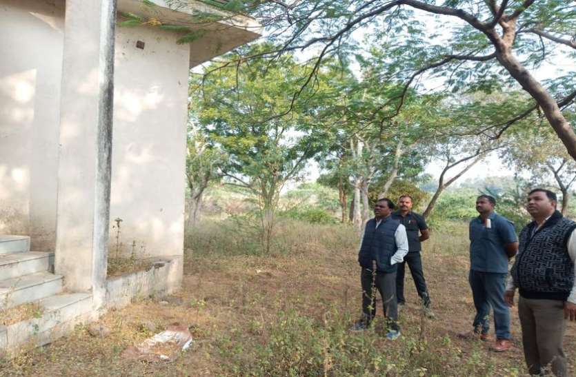 विधायक ने सीएमओ को दिए रैन बसेरा का कायाकल्प करने के निर्देश विधायक ने सीएमओ को दिए रैन बसेरा का कायाकल्प करने के निर्देश