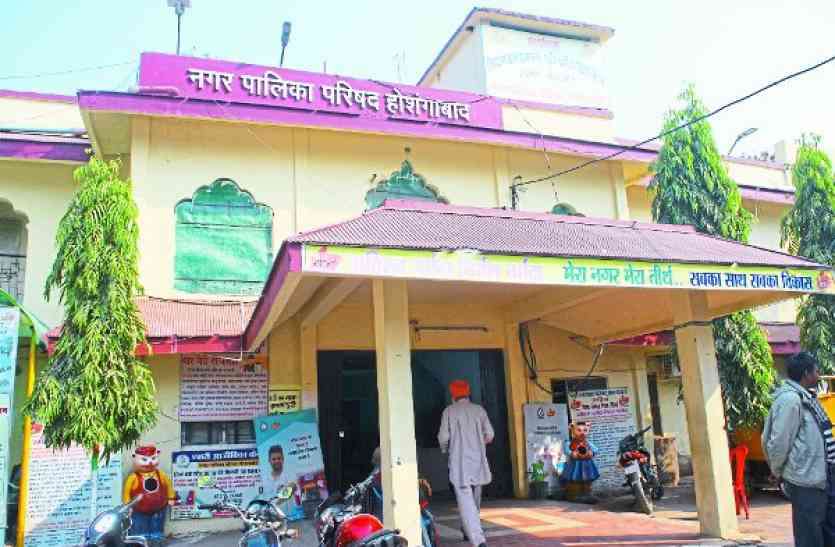 जिले की चार में से तीन नगर पालिकाओं को चार दिन से प्रशासक का इंतजार प्रशासक के बिना अटके सभी बडे़ भुगतान, नपा सीएमओ को एक लाख तक के अधिकार