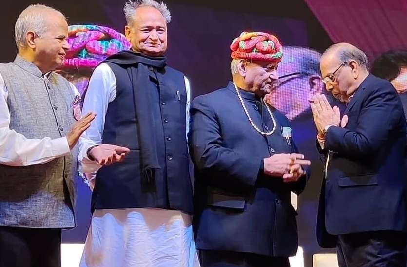 Mumbai Society : समाज के श्रेष्ठ लोगों का सम्मान करेंगे, हमारा सम्मान भी बढ़ेगा Mumbai Society : समाज के श्रेष्ठ लोगों का सम्मान करेंगे, हमारा सम्मान भी बढ़ेगा