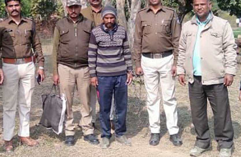 Fainted by drinking poison, then strangled with wife पहले जहर पिला कर बेहोश किया फिर पत्नी के साथ मिलकर घोंट दिया भाई का गला