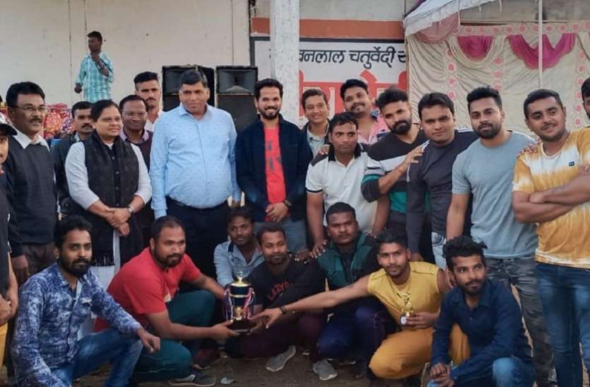हट्टा को परास्त कर किरनापुर बनी विजेता हट्टा को परास्त कर किरनापुर बनी विजेता