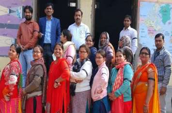 Robbed of new pension scheme, celebrated mourning day नई पेंशन स्कीम को बताया लूट, शोक दिवस मनाया