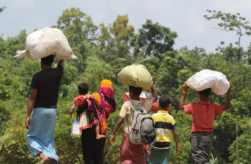 Illegal Immigrants Going Back Bangladesh In A Large Number भारत से वापस बांग्लादेश जाने वालों की संख्या में हो रहा इजाफा, यह हैं बड़े कारण