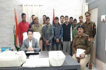 Four Person arrested with fake Driving license and Rc in chandauli Up यूपी बिहार बॉर्डर पर चल रहा था फर्जी परिवहन कार्यालय, अवैध सरकारी दस्तावेज के साथ चार गिरफ्तार
