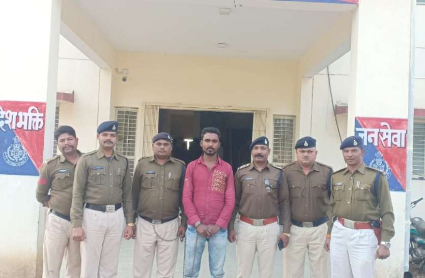 harda, khirkiya, aaropi, criminal record, arresting कट्टा दिखाकर किया आरोपी ने भागने का प्रयास, पुलिस ने किया गिरफ्तार