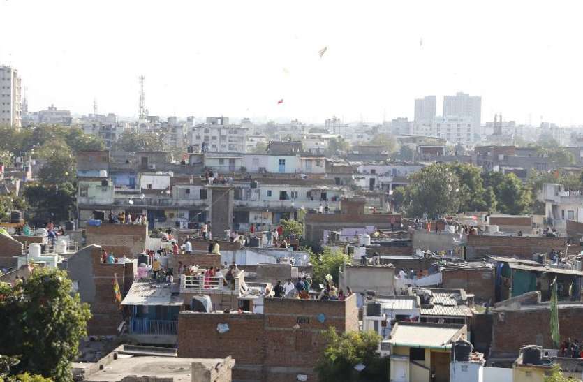 Gujrat News : पतंगों से अटा रहा आसमान Gujrat News : पतंगों से अटा रहा आसमान