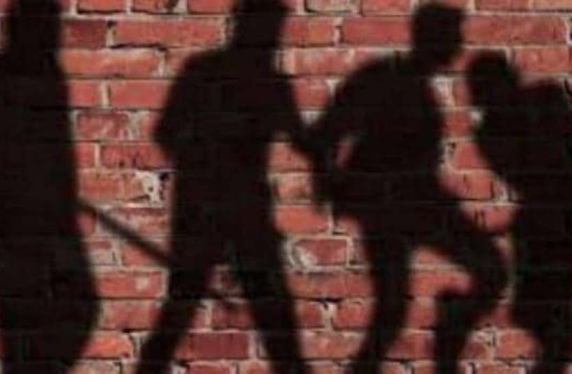 Mob lynching in Bangladesh बांग्लादेश: मॉब लिंचिंग का शिकार हुए तीन लोगों की मौत, गाय चुराने के आरोप में भीड़ का बने निशाना