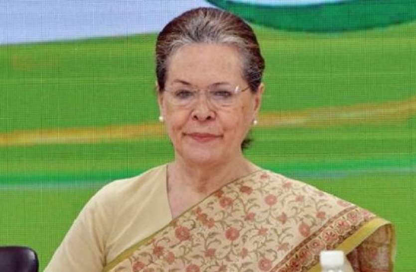 Congress veterans are holding back from contesting elections in Delhi दिल्ली में चुनाव लड़ने से पीछे हट रहे हैं कांग्रेस के दिग्गज