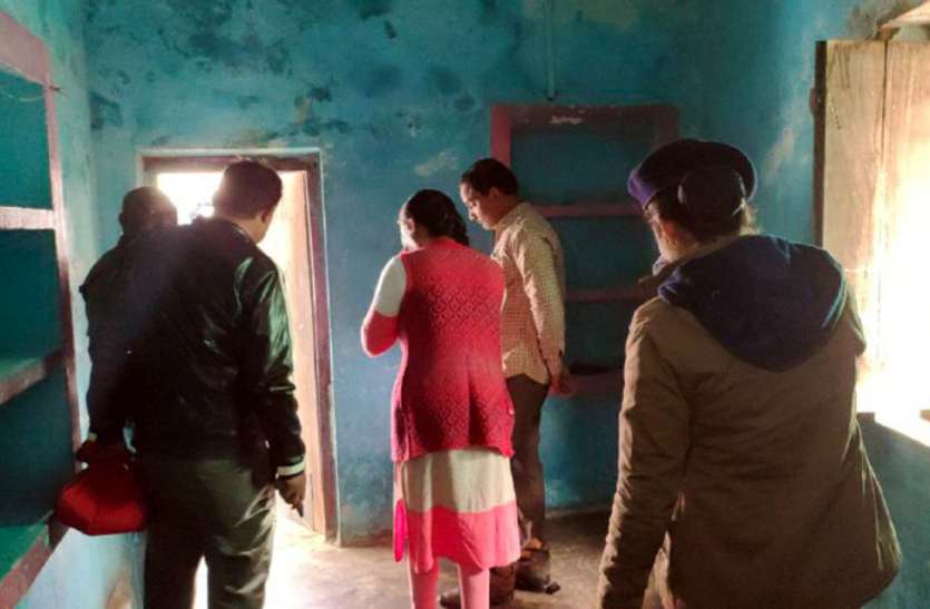 Sidhi crime news: Stir after finding a dead body in Sidhi city सीधी शहर में अधजला शव मिलने के बाद हड़कंप, कई दिनों से बंद कमरे में हुई वारदात, किरायेदार फरार