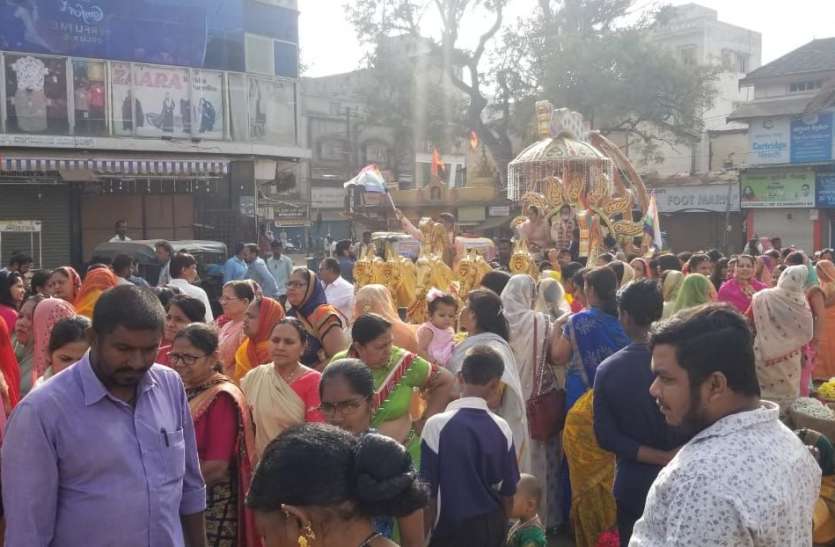 , मुमुक्षु सोनम का वर्षीदान वरघोडा निकाला