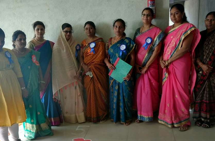रंगोली कला ही नहीं हमारी सांस्कृतिक धरोहर भी रंगोली कला ही नहीं हमारी सांस्कृतिक धरोहर भी
