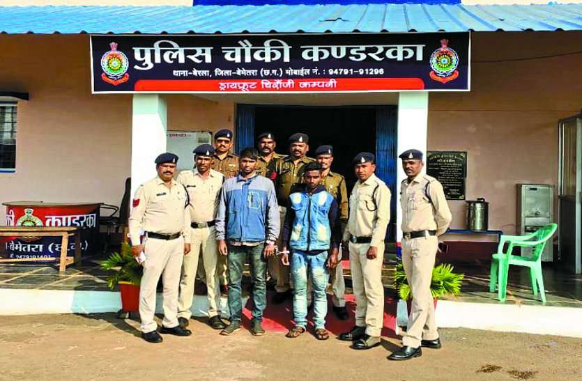 बकरा-बकरी चुराने के आरोप में नाबालिग समेत तीन आरोपी गिरफ्तार बकरा-बकरी चुराने के आरोप में नाबालिग समेत तीन आरोपी गिरफ्तार