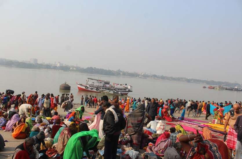 कहीं आस्था की डुबकी, तो कहीं बुलबुल फाइट करा मनाई मकर संक्रांति कहीं आस्था की डुबकी, तो कहीं बुलबुल फाइट करा मनाई मकर संक्रांति