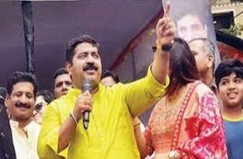 Maha Politics: संजय राउत पर आपराधिक मामला दर्ज हो , भाजपा धरने पर बैठी Maha Politics: संजय राउत पर आपराधिक मामला दर्ज हो , भाजपा धरने पर बैठी