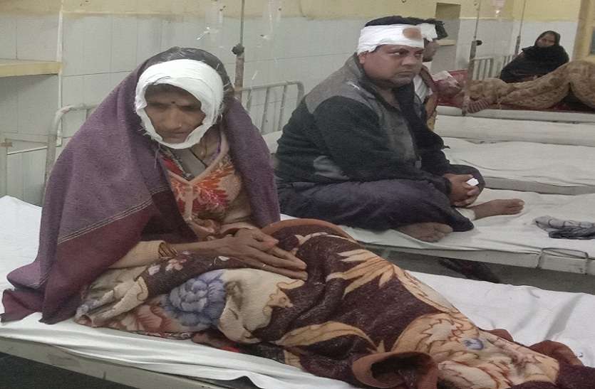 लेनदेन के विवाद में पथराव व फायरिंग, आधा दर्जन घायल लेनदेन के विवाद में पथराव व फायरिंग, आधा दर्जन घायल