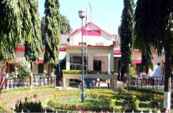 cantonment board sagar हलाल मार्केट की दो दुकानों को लेकर छावनी परिसर में दिनभर नूराकुश्ती, नुकसान देख नीलामी रद्द