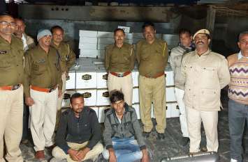 Six hundred fifty cases of liquor seized under rice bran in truck ट्रक में चावल की भूसी के नीचे दबी साढ़े छह सौ पेटी शराब बरामद