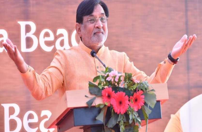 दमण, वडोदरा और सूरत से दीव के लिए हवाई सेवा जल्द: पटेल दमण, वडोदरा और सूरत से दीव के लिए हवाई सेवा जल्द: पटेल
