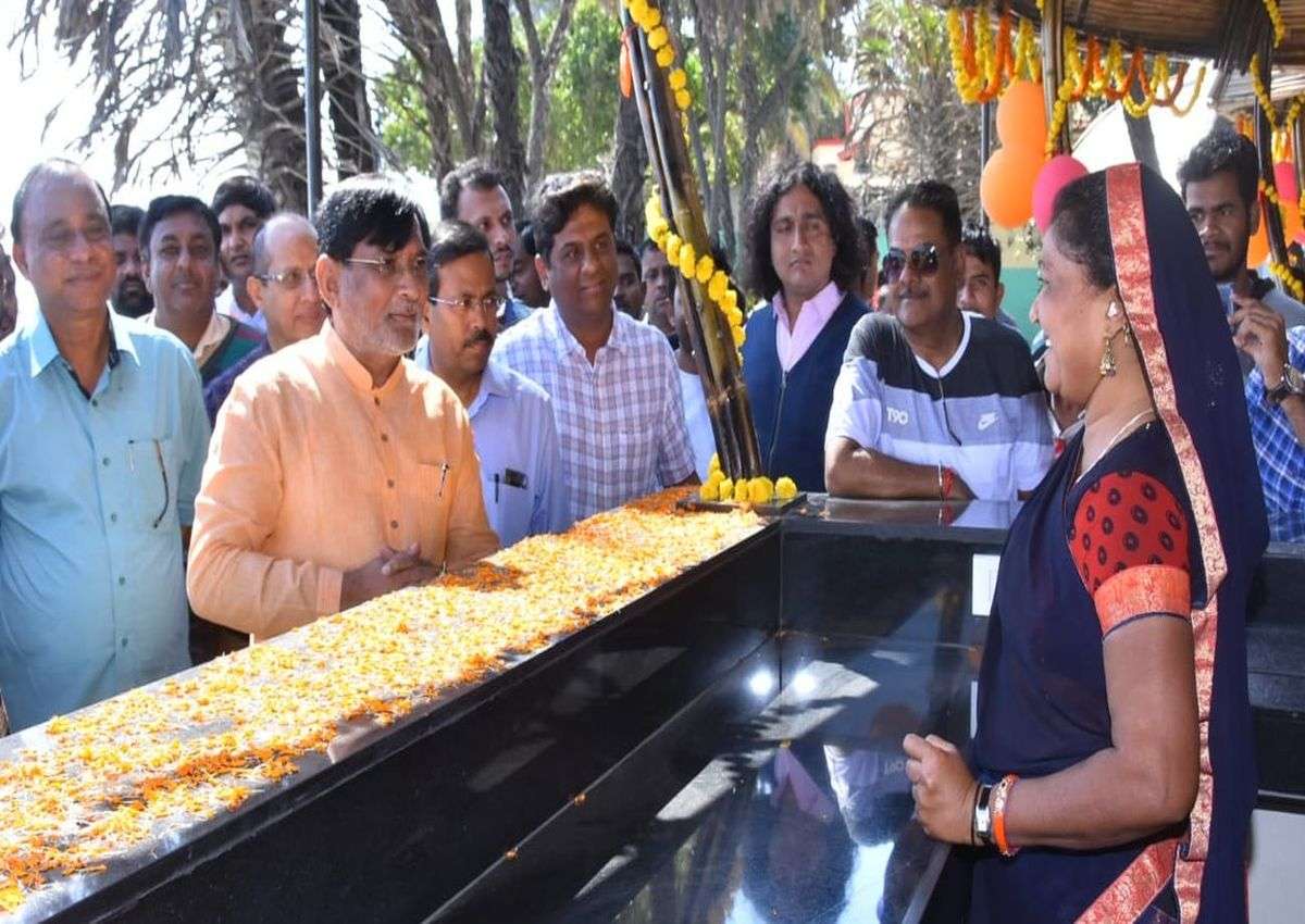 दमण, वडोदरा और सूरत से दीव के लिए हवाई सेवा जल्द: पटेल