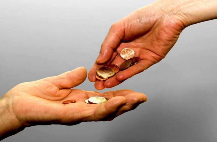 donate.jpg भूलकर भी इस वक्त न करें इन वस्तुओं का दान, नहीं तो होगा बड़ा नुकसान