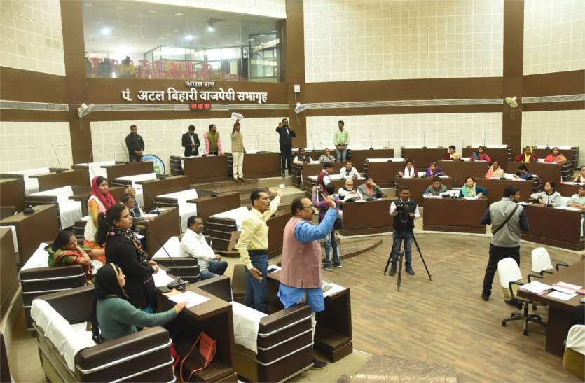 Councilors called which colonizer Ujjain's land mafia पार्षदों ने किस कॉलोनाइजर को कहा उज्जैन का सबसे बड़ा भू-माफिया