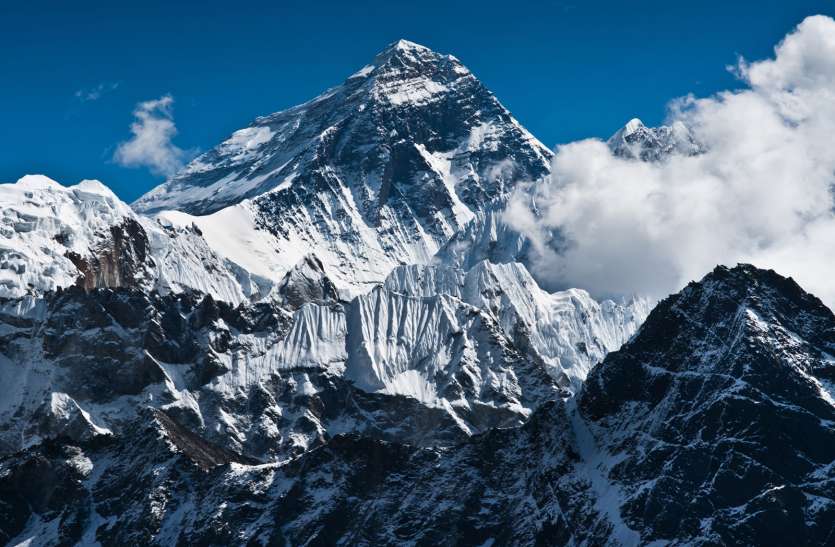 Mount Everest Glaciers Are Melting American Satelite Capture Images म उ ट एवर स ट क च ट स ग यब ह ज एग बर फ क परत स क र ट उपग रह स ह आ च क न व ल ख ल स Patrika News